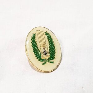 Master Mason Broken Column Lapel Pin 1" Cream Green Gold tone